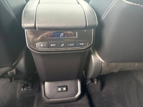 Used 2021 Toyota Highlander XSE AWD/4WD image 22