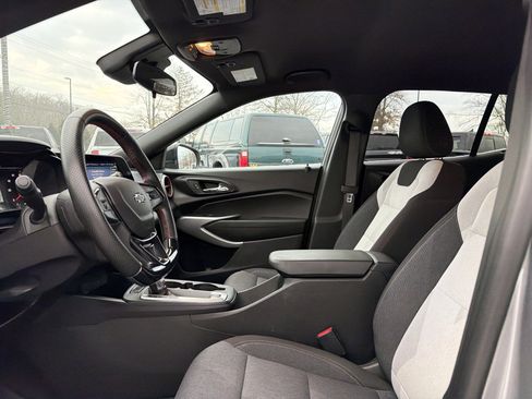 Used 2024 Chevrolet Trax RS w/ Driver Confidence Package image 12