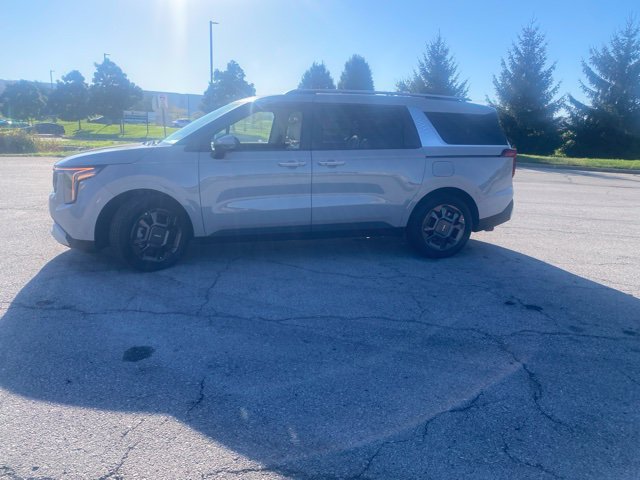 Used 2026 Kia Carnival EX FWD image 14