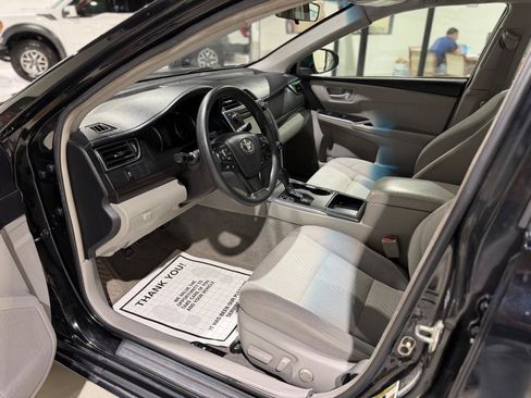 Used 2017 Toyota Camry LE FWD image 15