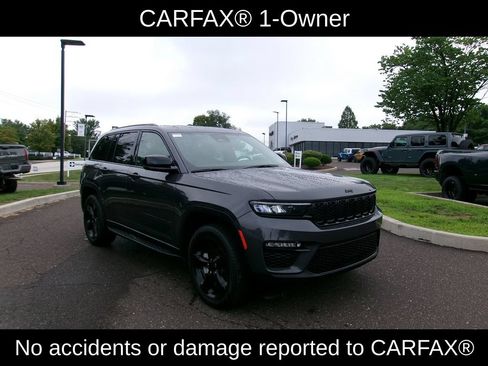 Certified 2025 Jeep Grand Cherokee Limited w/ Black Appearance Package AWD/4WD image 2