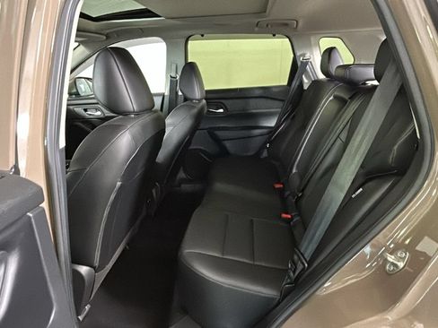 Used 2024 Nissan Rogue SV w/ SV Premium Package AWD/4WD image 32