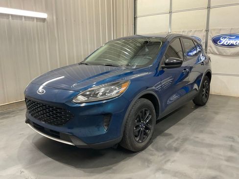 Used 2020 Ford Escape SE Sport AWD/4WD image 3