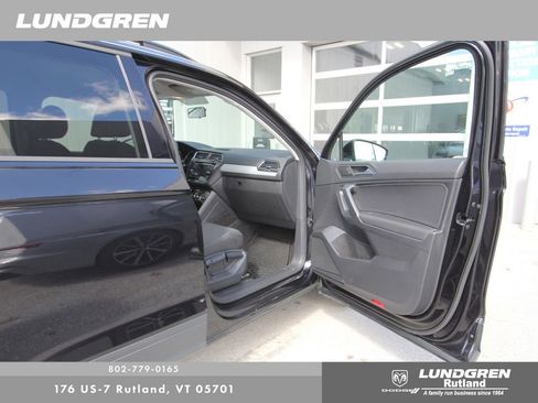 Used 2020 Volkswagen Tiguan S image 8