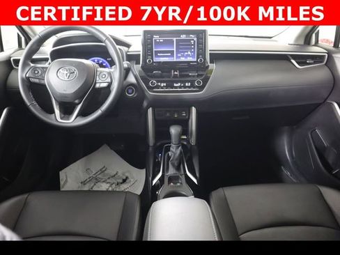 Used 2022 Toyota Corolla Cross XLE w/ Convenience Package image 17