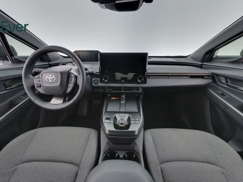 Used 2026 Toyota bZ FWD image 24