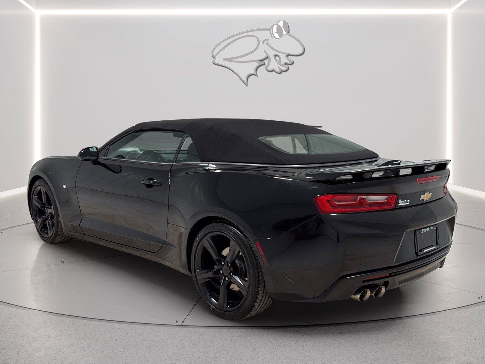 Used 2017 Chevrolet Camaro LT w/ Technology Package RWD image 3