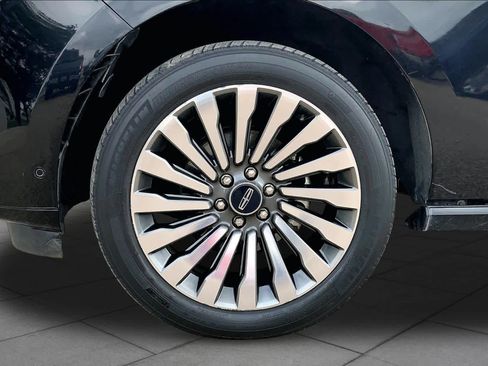 Used 2019 Lincoln Navigator Reserve AWD/4WD image 10