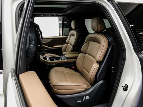 Used 2025 Lincoln Navigator L Black Label AWD/4WD image 58