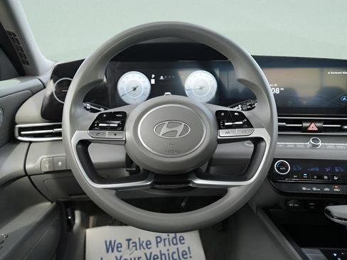 Certified 2024 Hyundai Elantra SEL FWD image 15