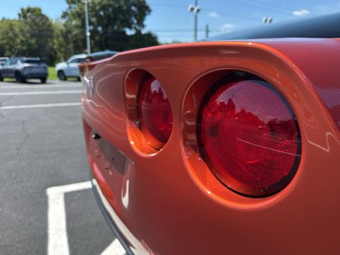 Used 2005 Chevrolet Corvette Coupe w/ Preferred Equipment Group RWD image 7