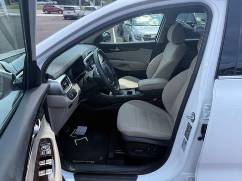 Used 2019 Kia Sorento AWD w/ LX Convenience Package image 9
