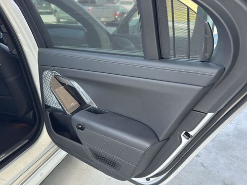 Certified 2024 BMW i7 xDrive60 w/ Executive Package AWD/4WD image 14