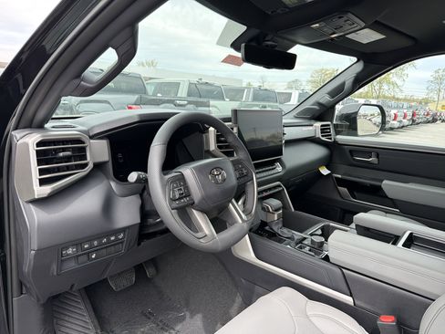 New 2026 Toyota Tundra Limited AWD/4WD image 10