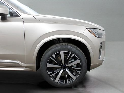 New 2026 Volvo XC90 B6 Core image 31