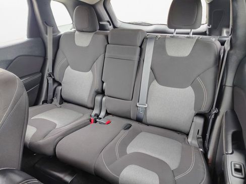 Used 2015 Jeep Cherokee Sport w/ Sport Appearance Group image 21