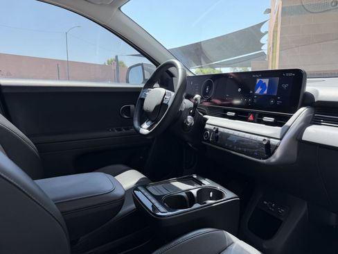 Used 2025 Hyundai Ioniq 5 SEL RWD image 40