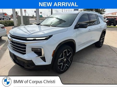 Used 2026 Chevrolet Traverse High Country FWD image 2