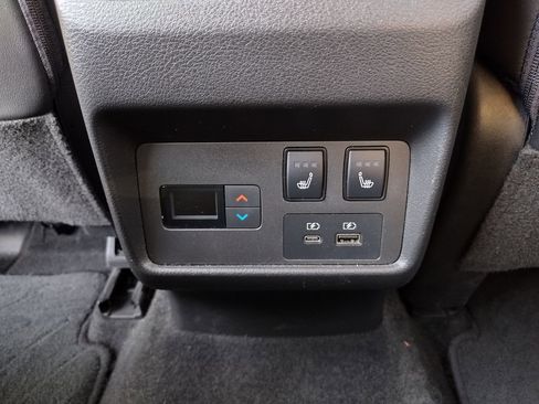 Used 2023 Nissan Rogue Platinum w/ Platinum Premium Package image 10