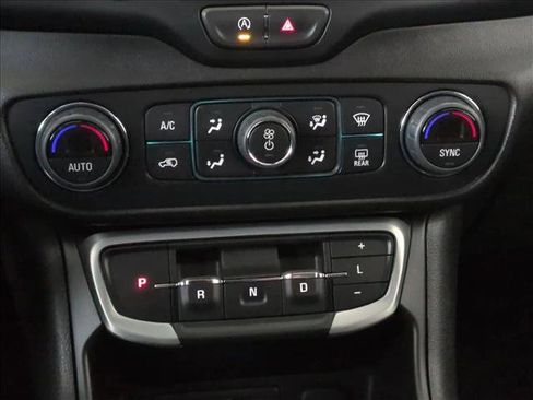 Used 2024 GMC Terrain SLT w/ Infotainment Package II AWD/4WD image 16