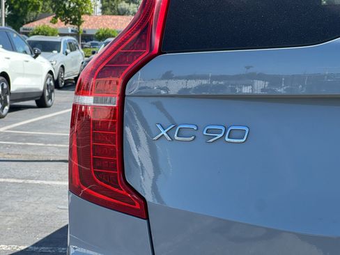 Used 2025 Volvo XC90 T8 Ultra AWD/4WD image 33