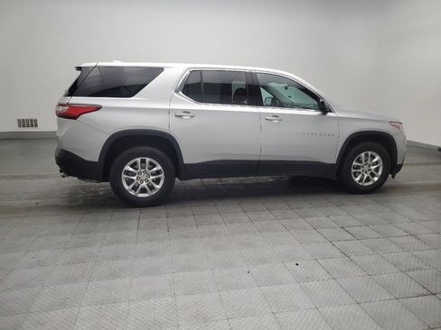 Used 2021 Chevrolet Traverse LS FWD image 10