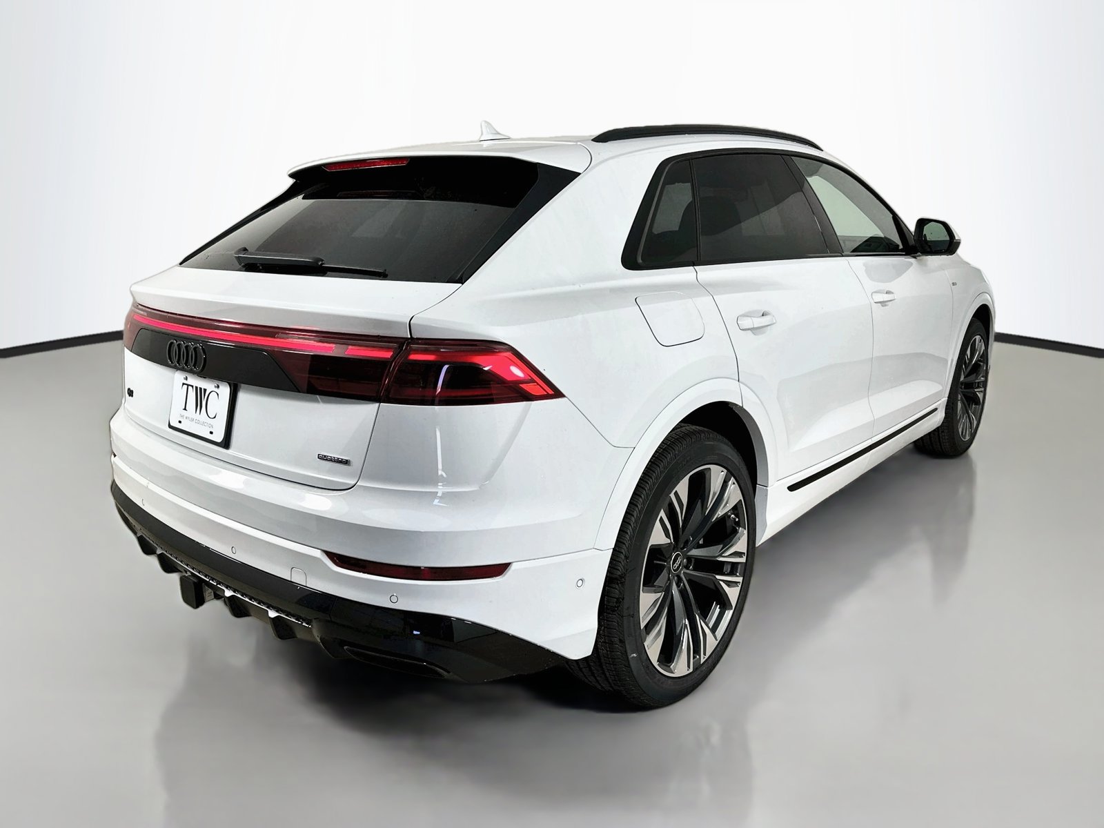 New 2027 Audi Q8 Premium Plus AWD/4WD image 5