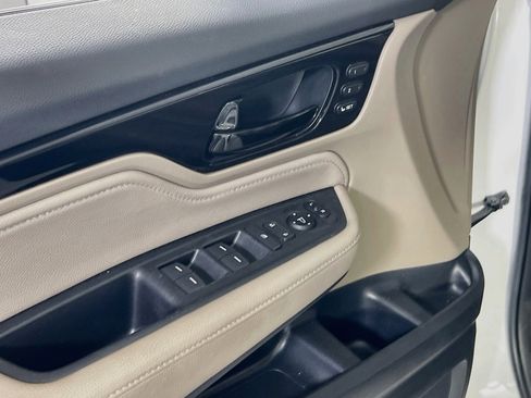 Used 2023 Honda Odyssey Touring image 18