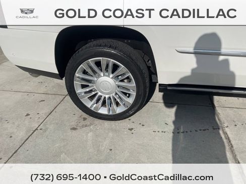 Used 2020 Cadillac Escalade Platinum image 6