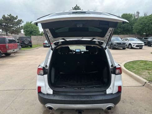 Used 2020 Ford Escape SE FWD image 13
