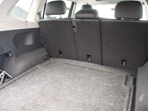 Used 2024 Volkswagen Tiguan SE image 21