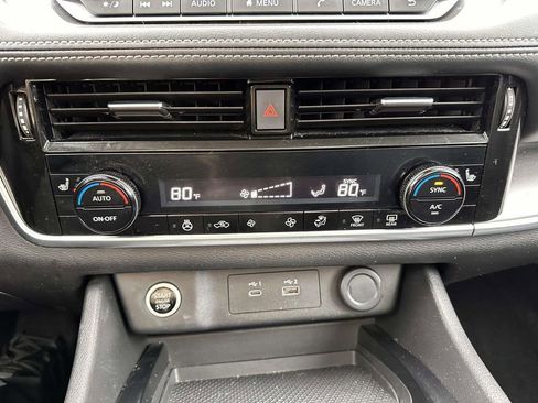 Used 2021 Nissan Rogue SV w/ Premium Package AWD/4WD image 24