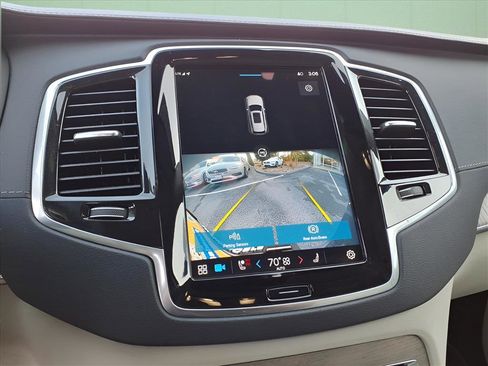 Used 2023 Volvo XC90 B6 Ultimate w/ Protection Package Premier image 19