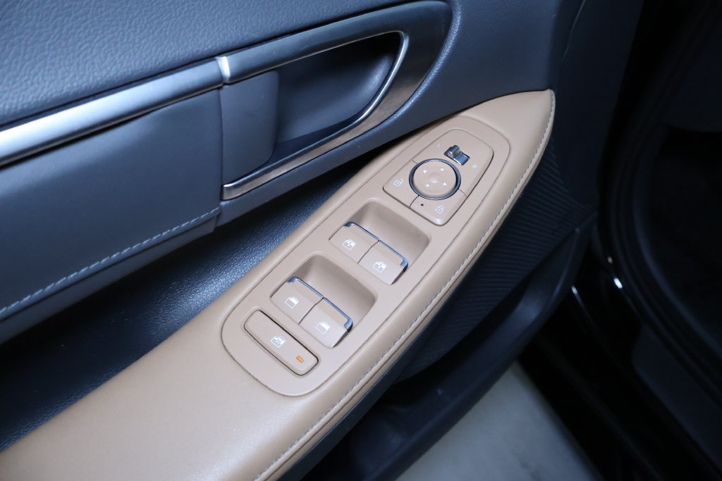 Used 2020 Hyundai Sonata Limited FWD image 14