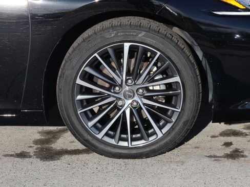 Used 2024 Lexus ES 350 350 w/ Premium Package image 11