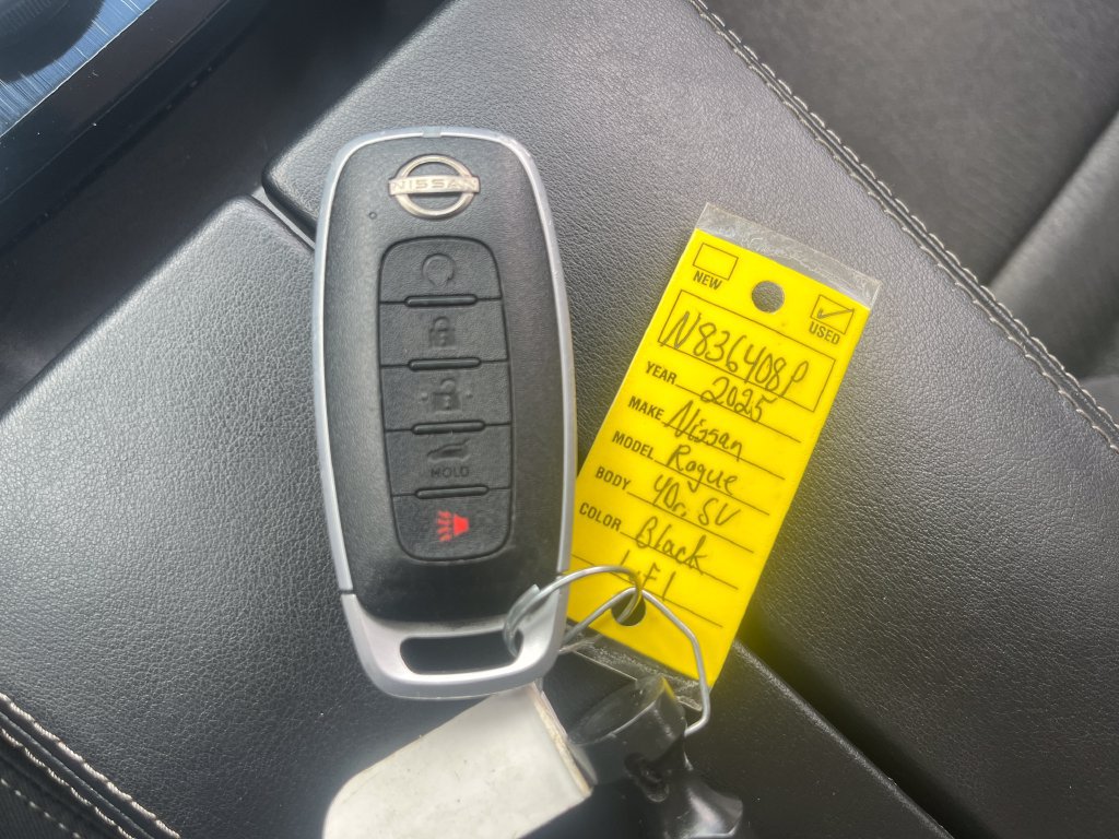 Certified 2025 Nissan Rogue SV AWD/4WD image 30