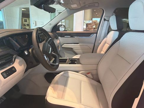 New 2026 GMC Acadia Denali w/ Super Cruise Package FWD image 11