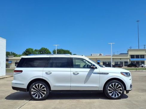 Used 2023 Lincoln Navigator Reserve AWD/4WD image 20