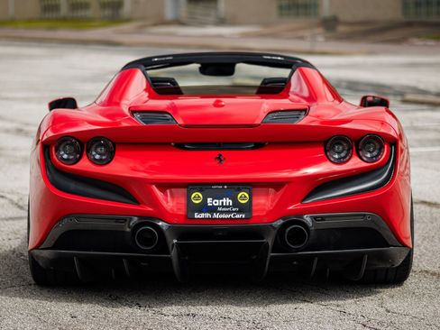 Used 2021 Ferrari F8 Tributo image 20