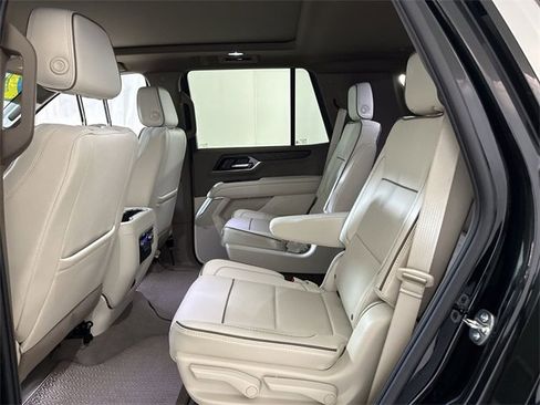 Used 2025 GMC Yukon Denali w/ Sun & Power Step Package image 28