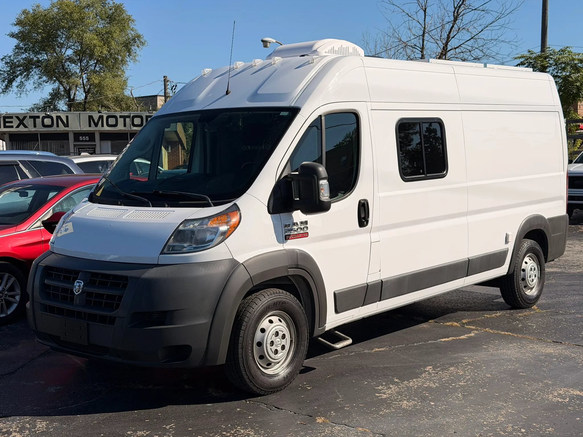 Used 2018 RAM ProMaster 2500 FWD image 1