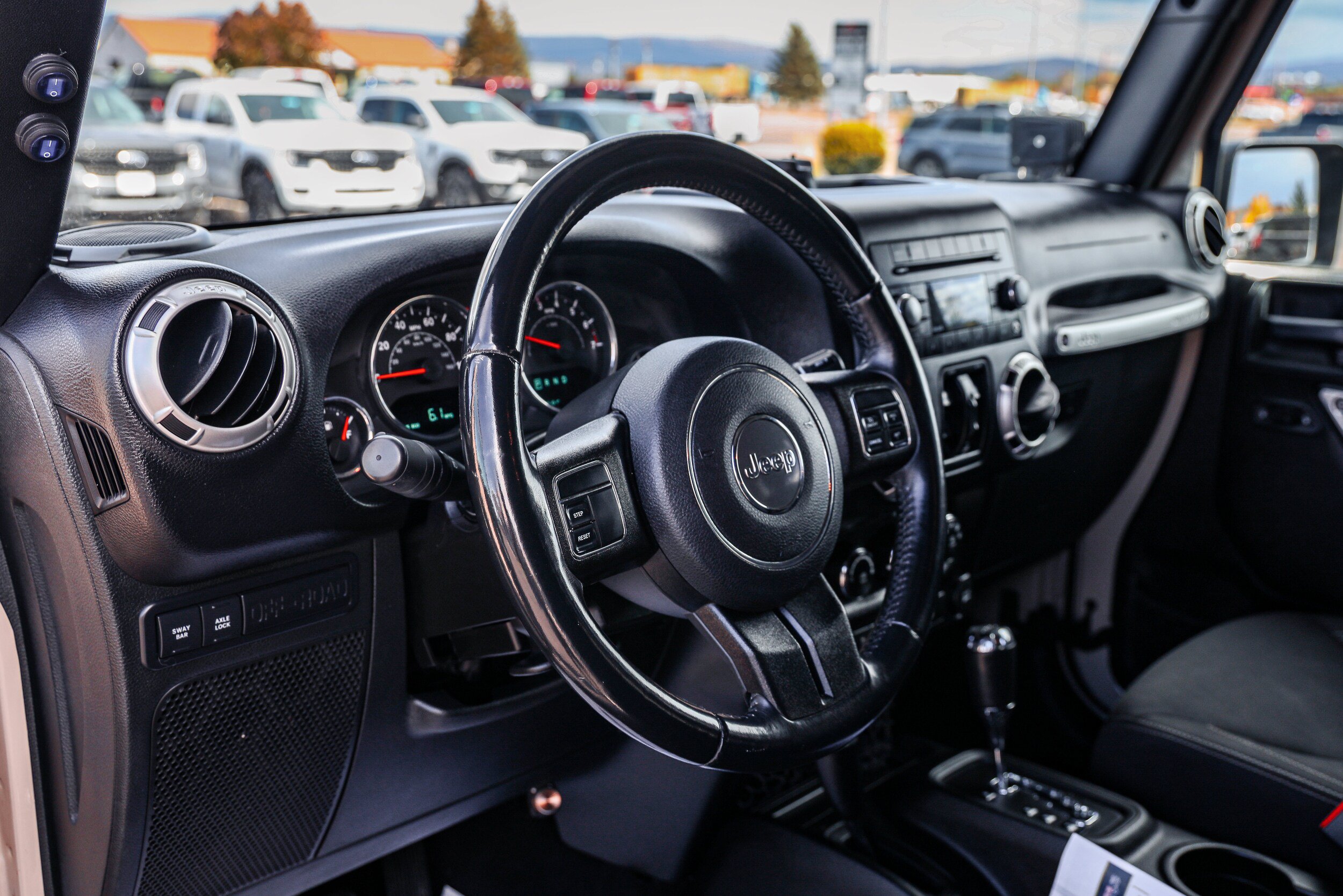 Used 2016 Jeep Wrangler Unlimited Rubicon AWD/4WD image 8