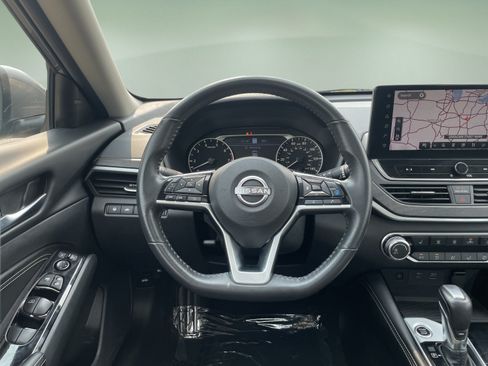Used 2023 Nissan Altima 2.5 SV w/ SV Premium Package FWD image 33