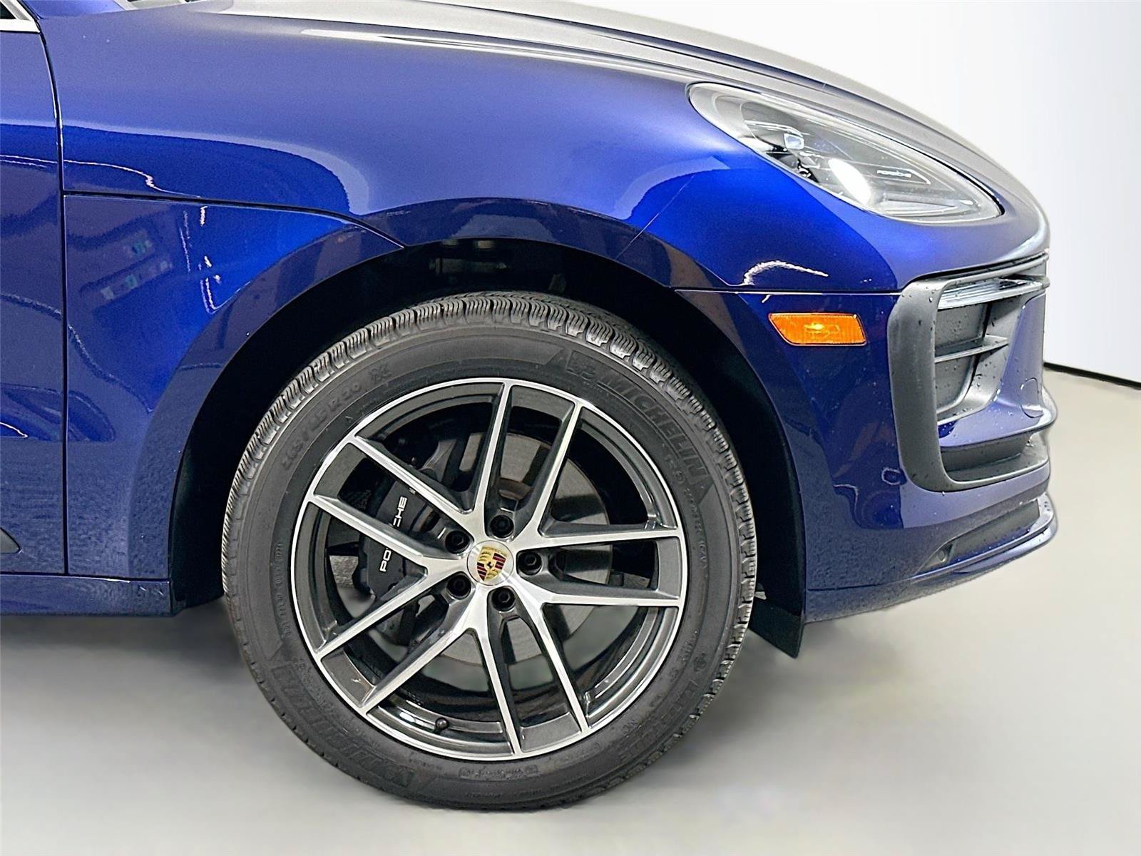 Certified 2024 Porsche Macan AWD/4WD image 14