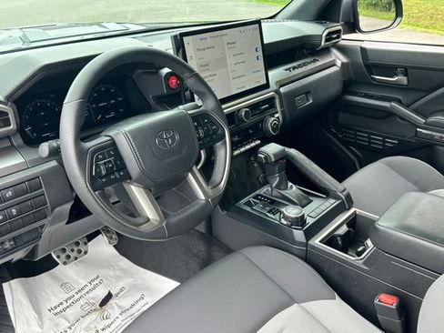 Used 2025 Toyota Tacoma TRD Sport AWD/4WD image 29