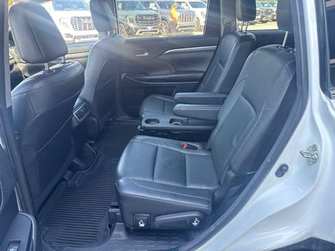 Used 2018 Toyota Highlander Limited Platinum AWD/4WD image 27