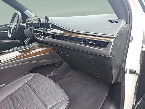 Used 2024 Cadillac Escalade ESV Sport Platinum w/ LPO, ONYX Package image 29