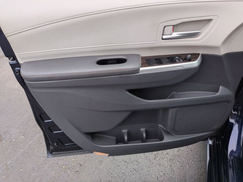 Certified 2023 Toyota Sienna XLE AWD/4WD image 10