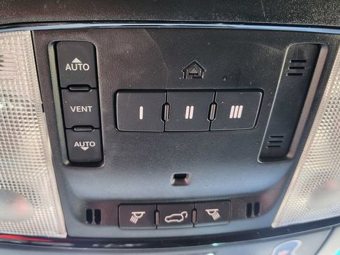 Used 2023 Dodge Durango R/T w/ Hemi Orange Plus Package RWD image 43