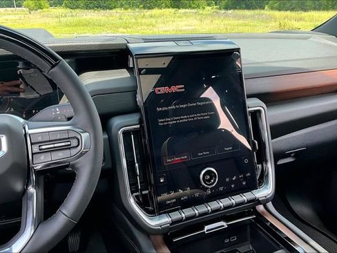New 2026 GMC Yukon Denali w/ Denali Reserve Package AWD/4WD image 7